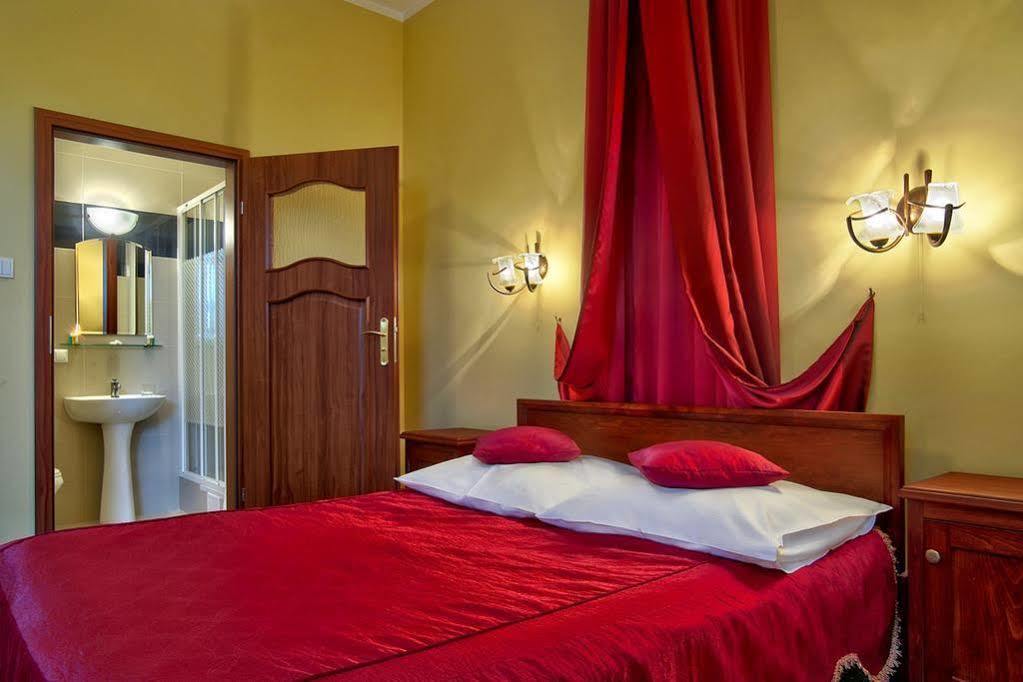 Hotel Dwór Czarneckiego Porosły Exterior foto
